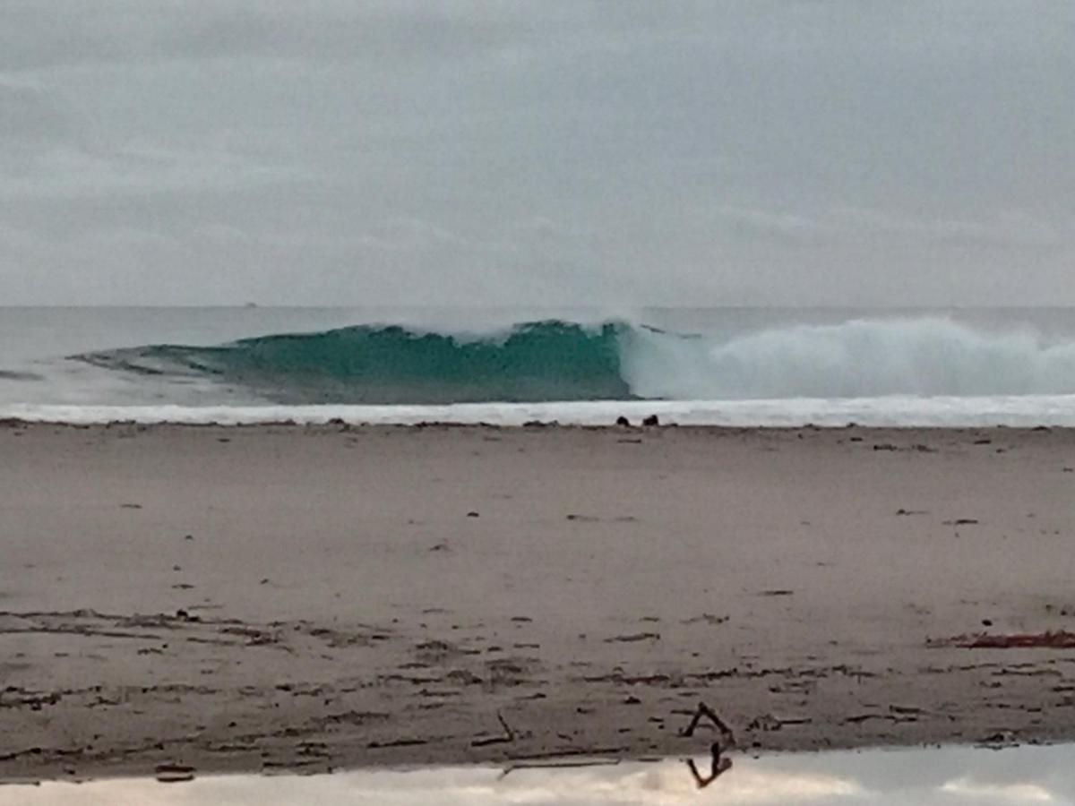 Rumah Nalu Surf Camp Krui ภายนอก รูปภาพ