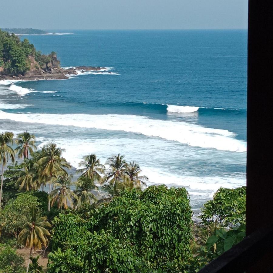 Rumah Nalu Surf Camp Krui ภายนอก รูปภาพ