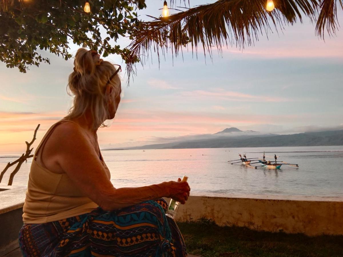 Rumah Nalu Surf Camp Krui ภายนอก รูปภาพ