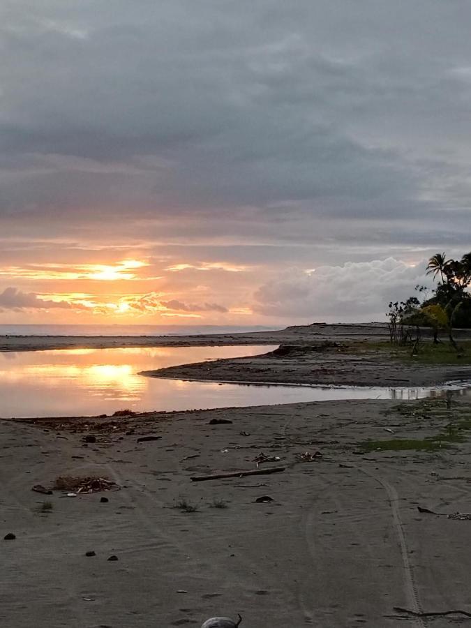 Rumah Nalu Surf Camp Krui ภายนอก รูปภาพ