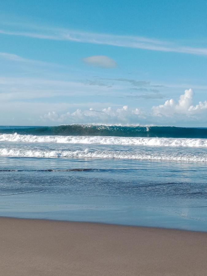 Rumah Nalu Surf Camp Krui ภายนอก รูปภาพ